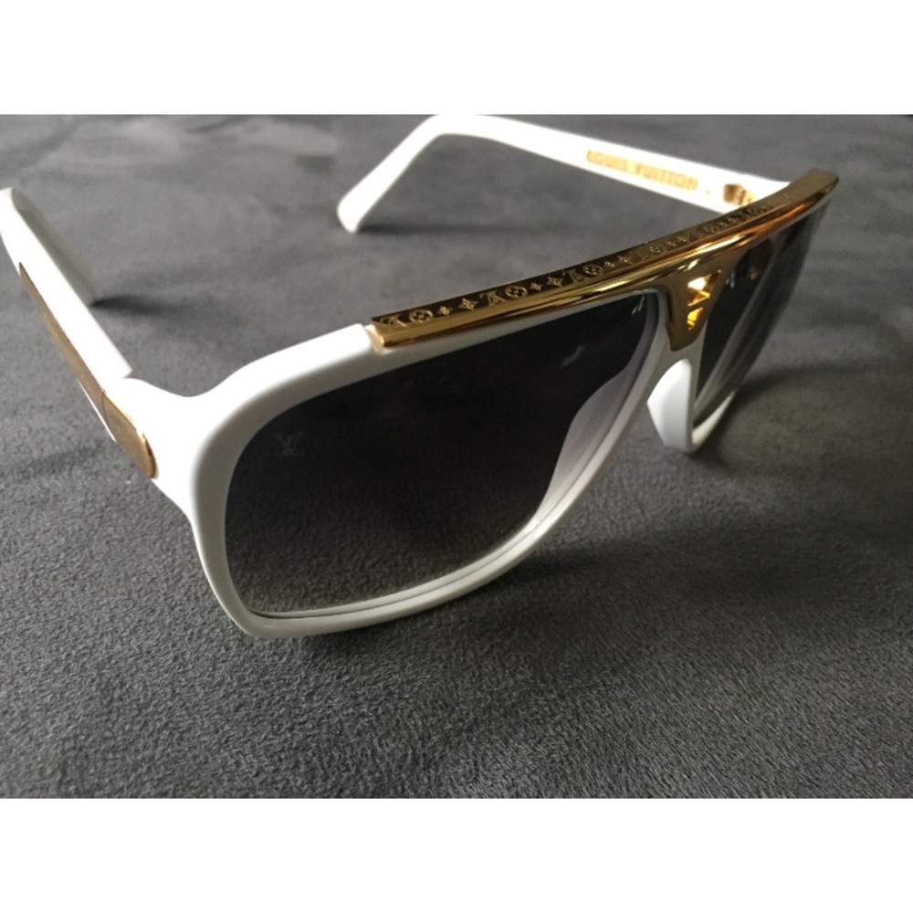 Authentic! Louis Vuitton White Evidence Sunglasses